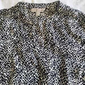 BANANA REPUBLIC Heritage Collection V Neck Blouse - M